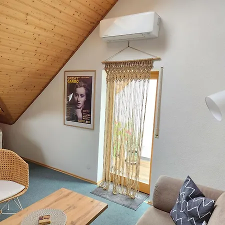 In شقة فورمز